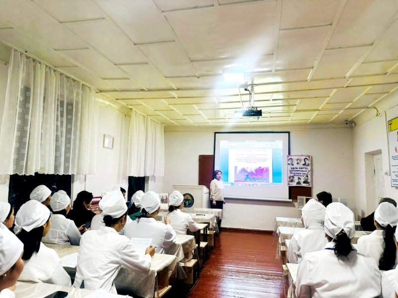 Майлуу-Суу медициналык колледжинде "7–8-ноябрь — Тарых жана ата-бабаларды эскерүү" күндөрүнө арналган илимий-теориялык конференция болду.